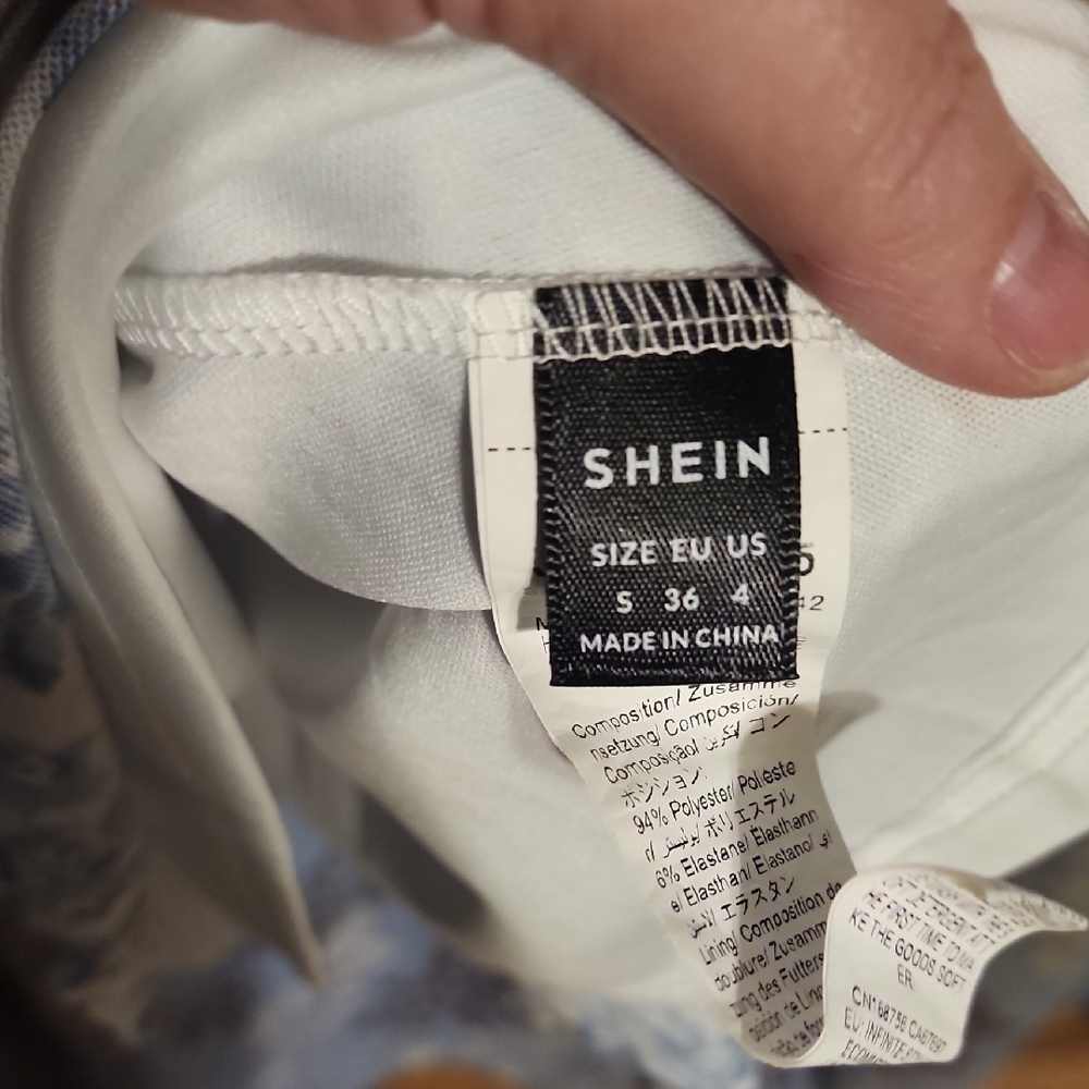 SHEIN Blue and White Floral Dress - Picture 4 of 4